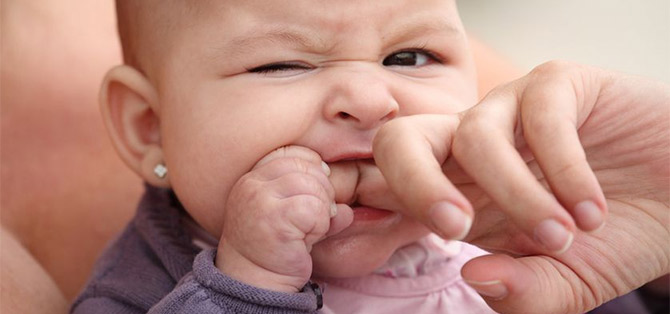 Useful Tips and Remedies for Soothing a Teething Baby